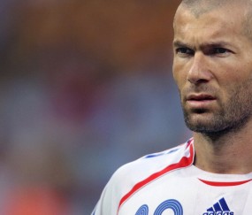 开云平台-跨界狂想，当广东队爆冷篮网，英格拉姆在F1赛道接管比赛