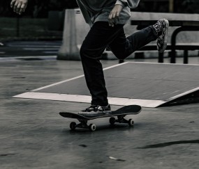 开云足球直播-当足球的奇迹驶入F1赛道，迪巴拉如何在日本力克阿根廷的夜晚接管银石街道