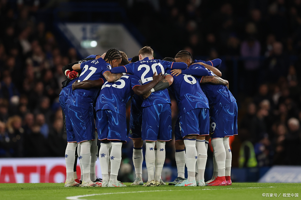 竞技队主场不敌埃弗顿，遭遇关键失利，冠军形势有所颠簸