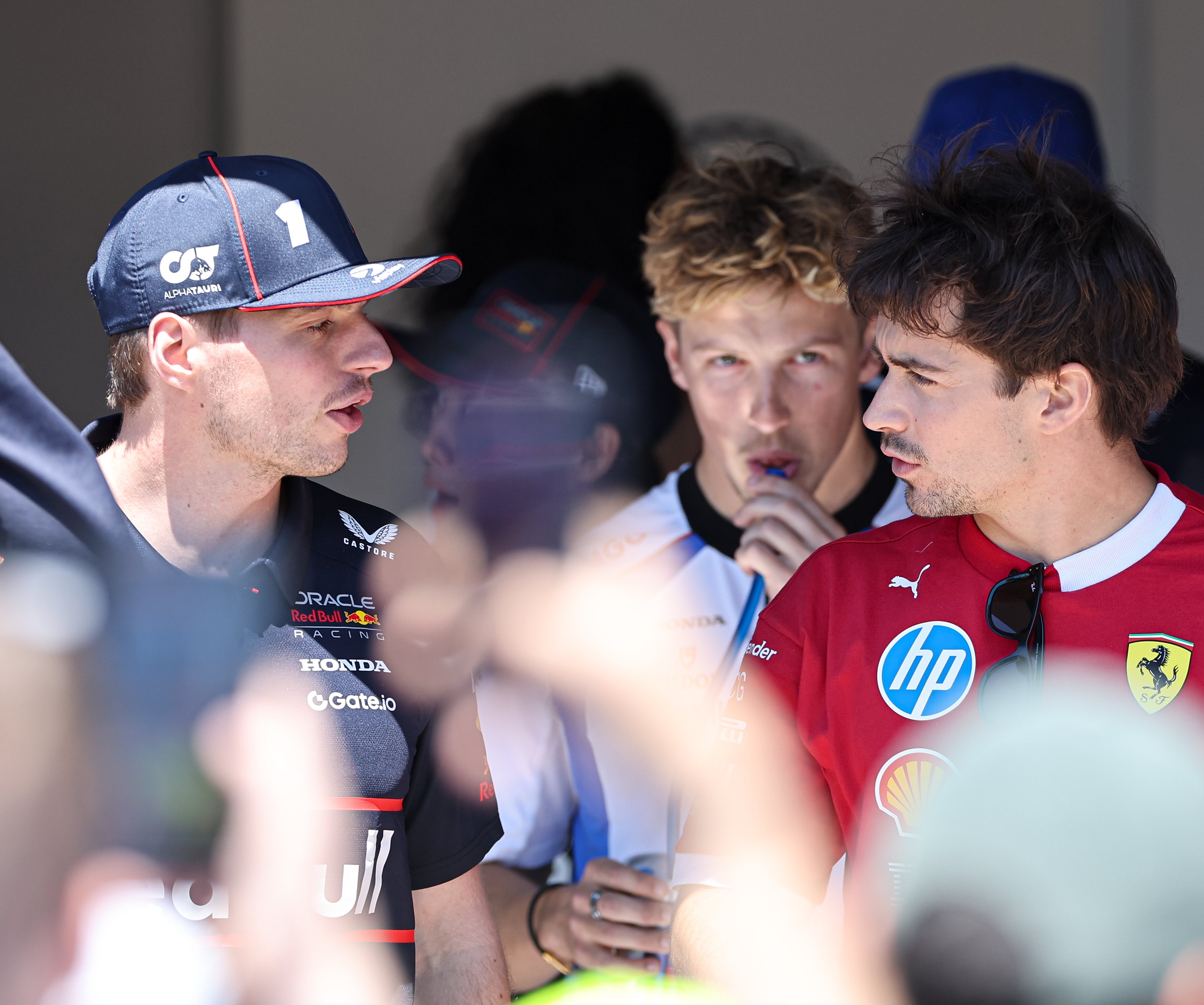 索伯车队鏖战阿斯顿马丁，维斯塔潘统治全场