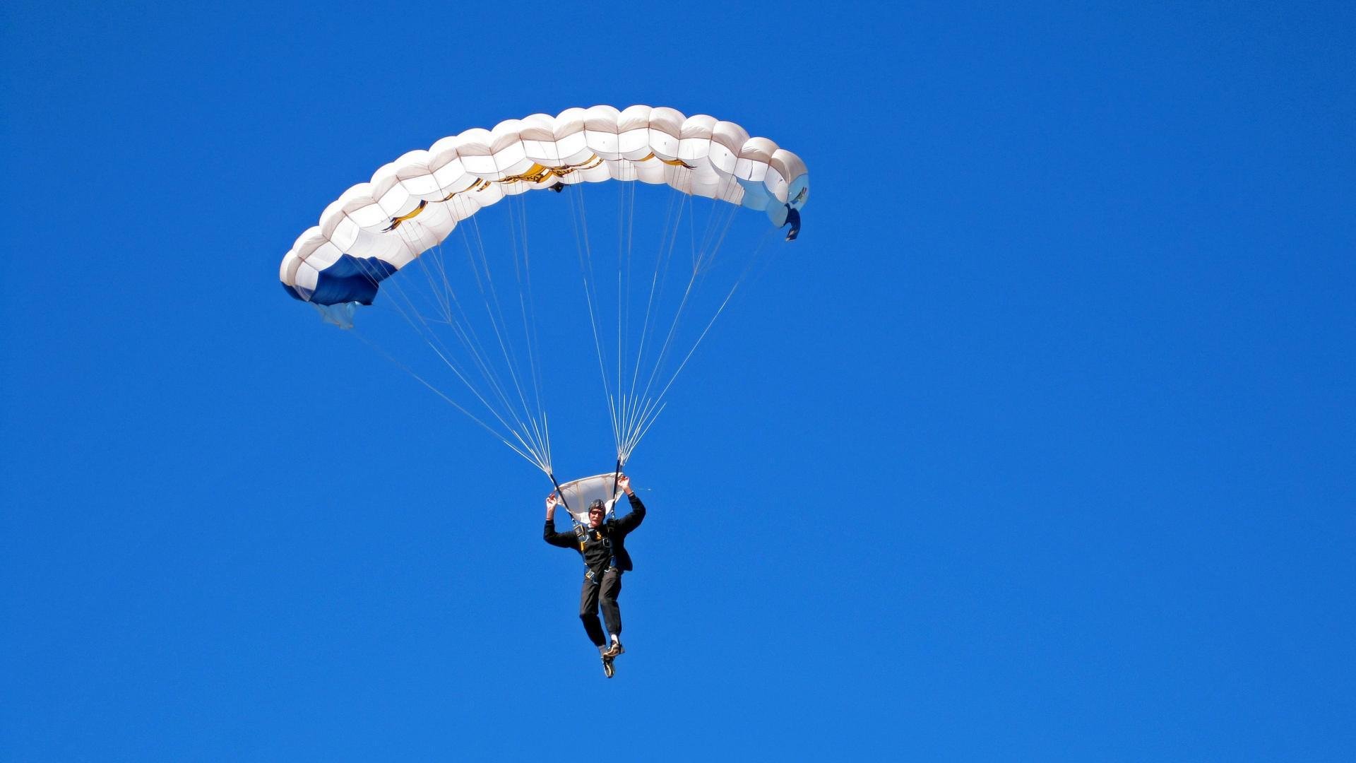 赛道与古城,塞维利亚见证F1年度争冠的终极对决