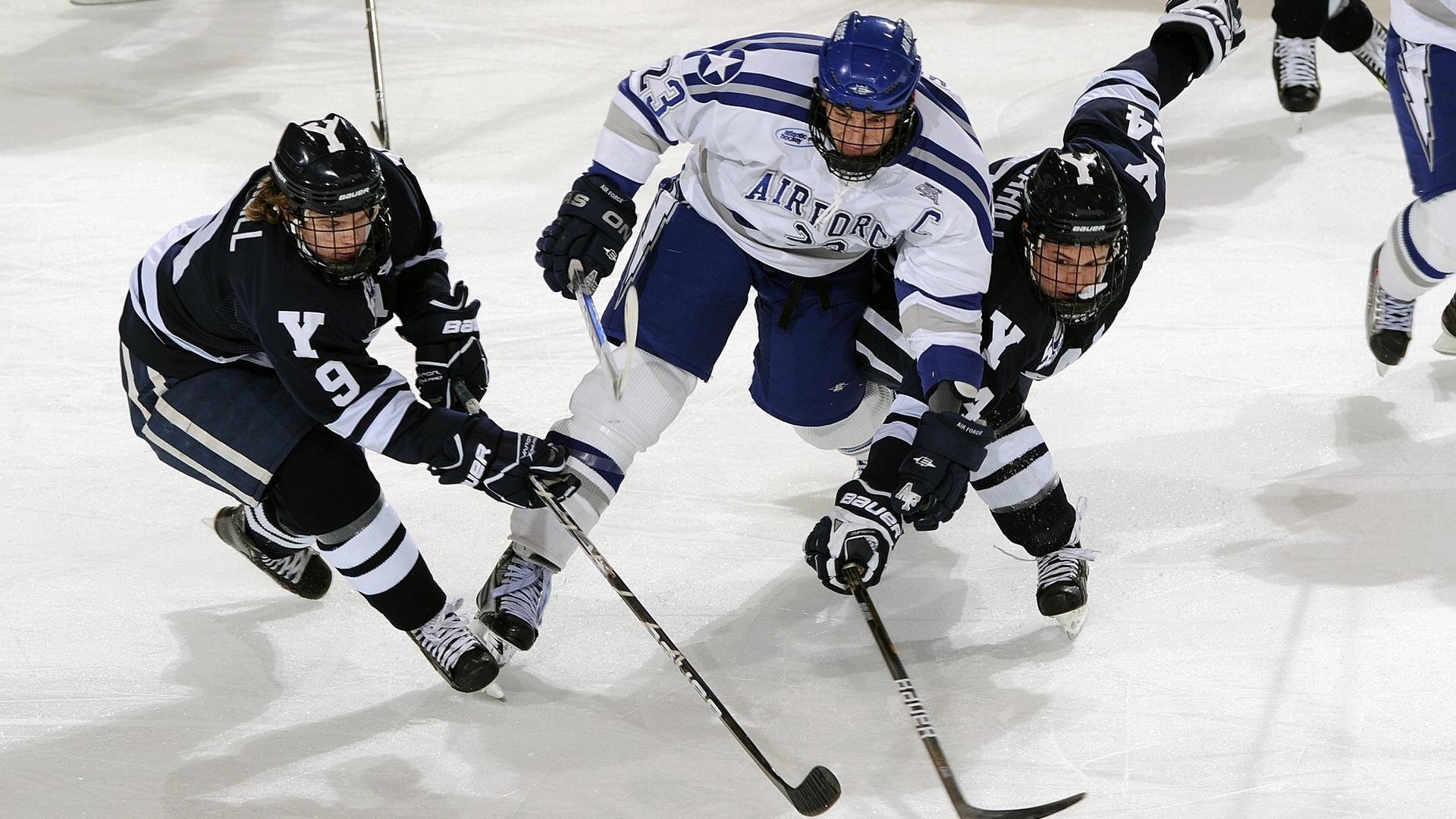 卡瓦哈尔绝境救主，曼联淘汰玻利维亚背后的英雄时刻