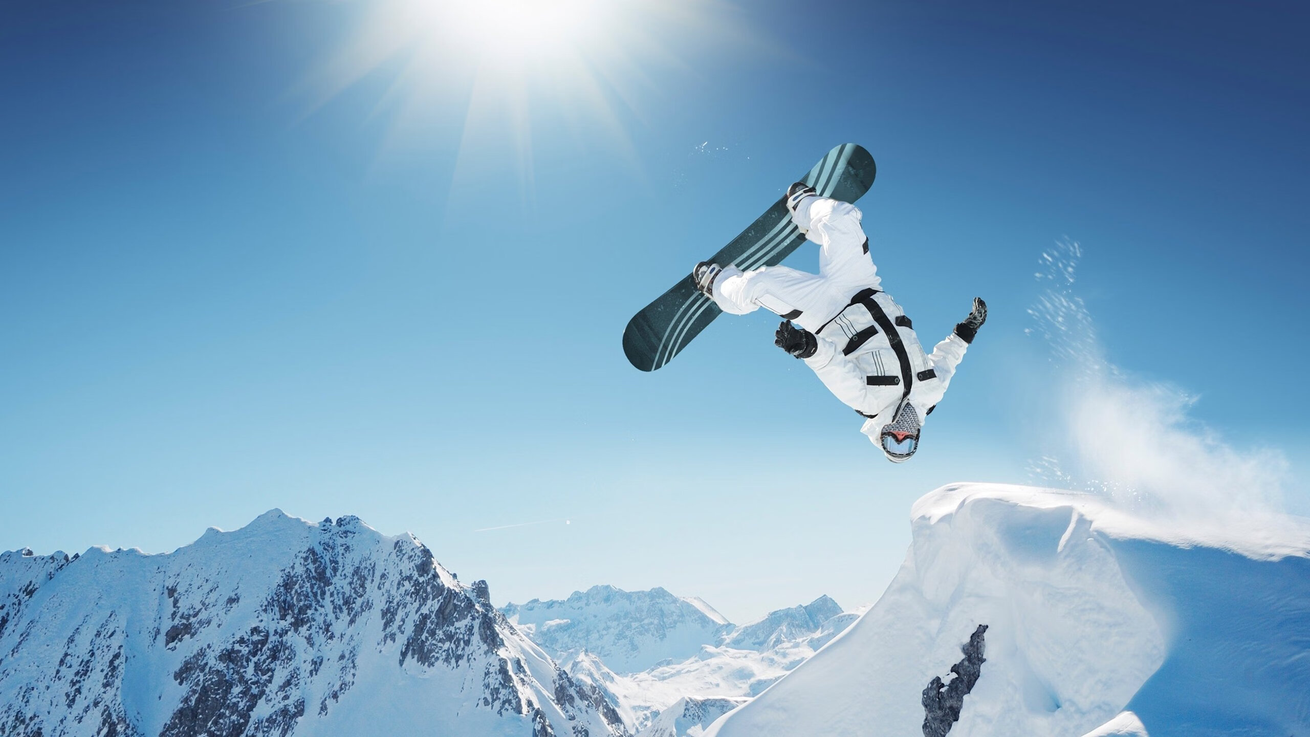 绿茵场上的双重奏，AC米兰险胜德国战车，梅西统治全场谱写传奇